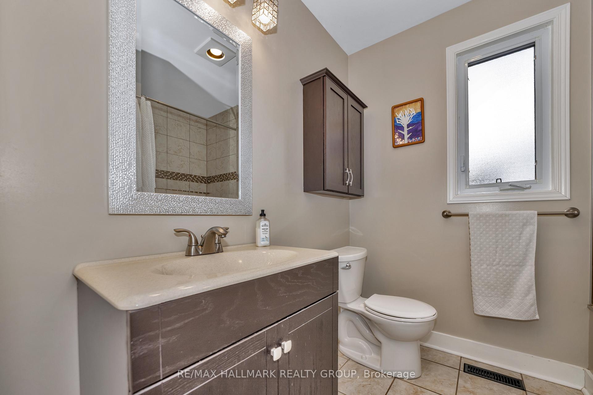 Photo 24 of 42 Constable Street, Ottawa, Barrhaven - Cedargrove/Fraserdale — HOMEH