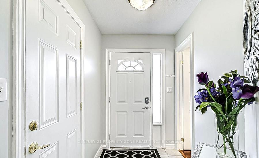 Photo 4 of 59 Lyndale Crescent, Clarington, Courtice — HOMEH