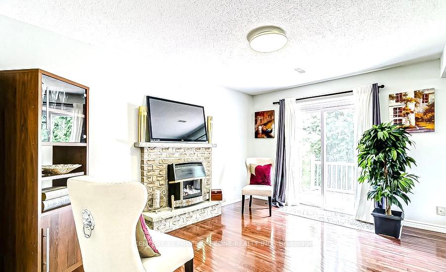 Photo 7 of 59 Lyndale Crescent, Clarington, Courtice — HOMEH