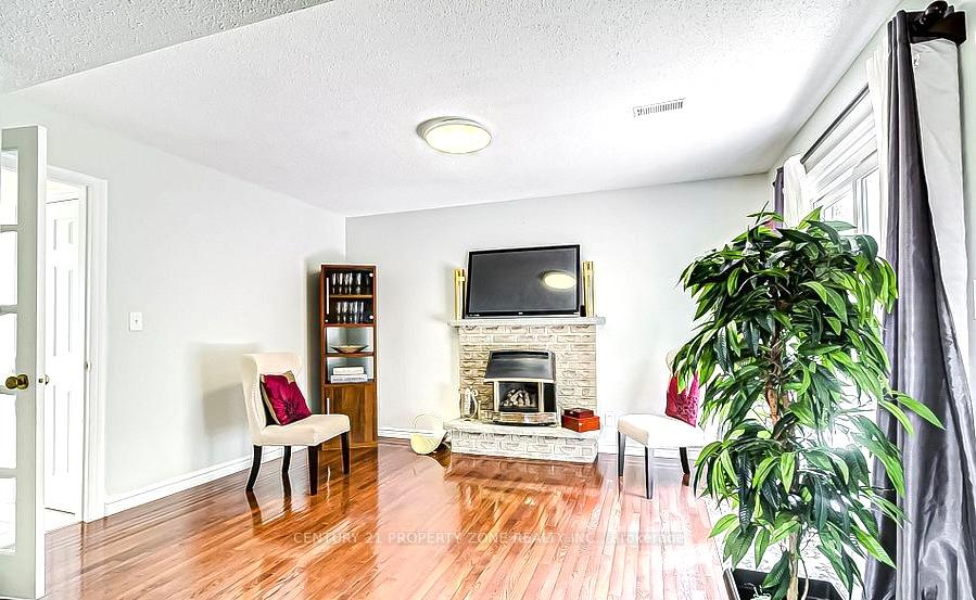 Photo 8 of 59 Lyndale Crescent, Clarington, Courtice — HOMEH