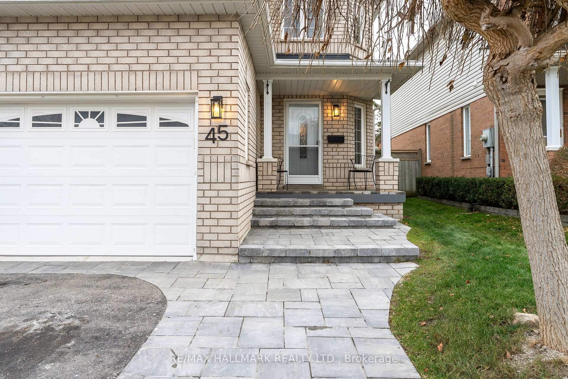 Photo 2 of 45 Guildwood Drive, Clarington, Bowmanville — HOMEH