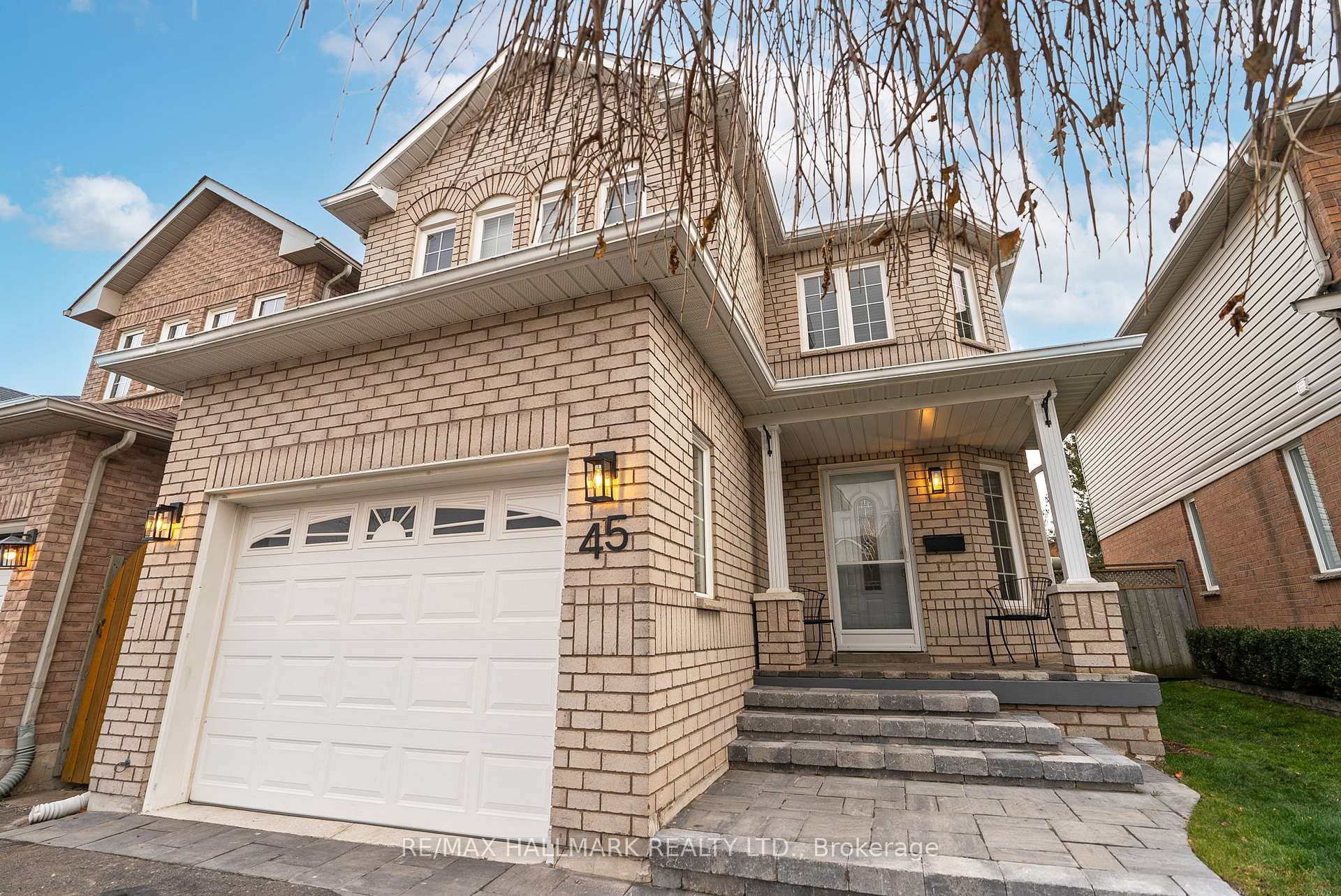 Photo 3 of 45 Guildwood Drive, Clarington, Bowmanville — HOMEH