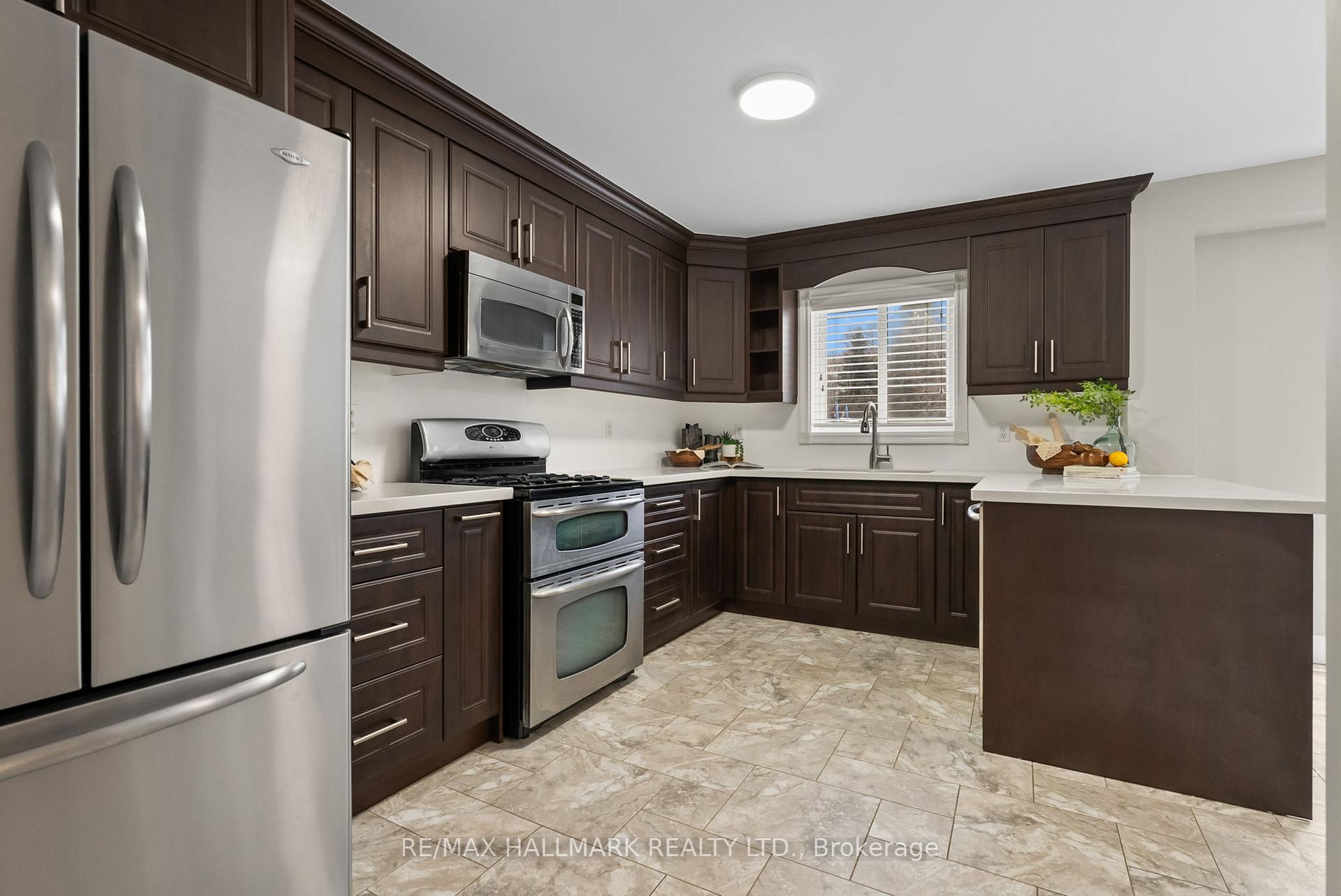 Photo 11 of 45 Guildwood Drive, Clarington, Bowmanville — HOMEH
