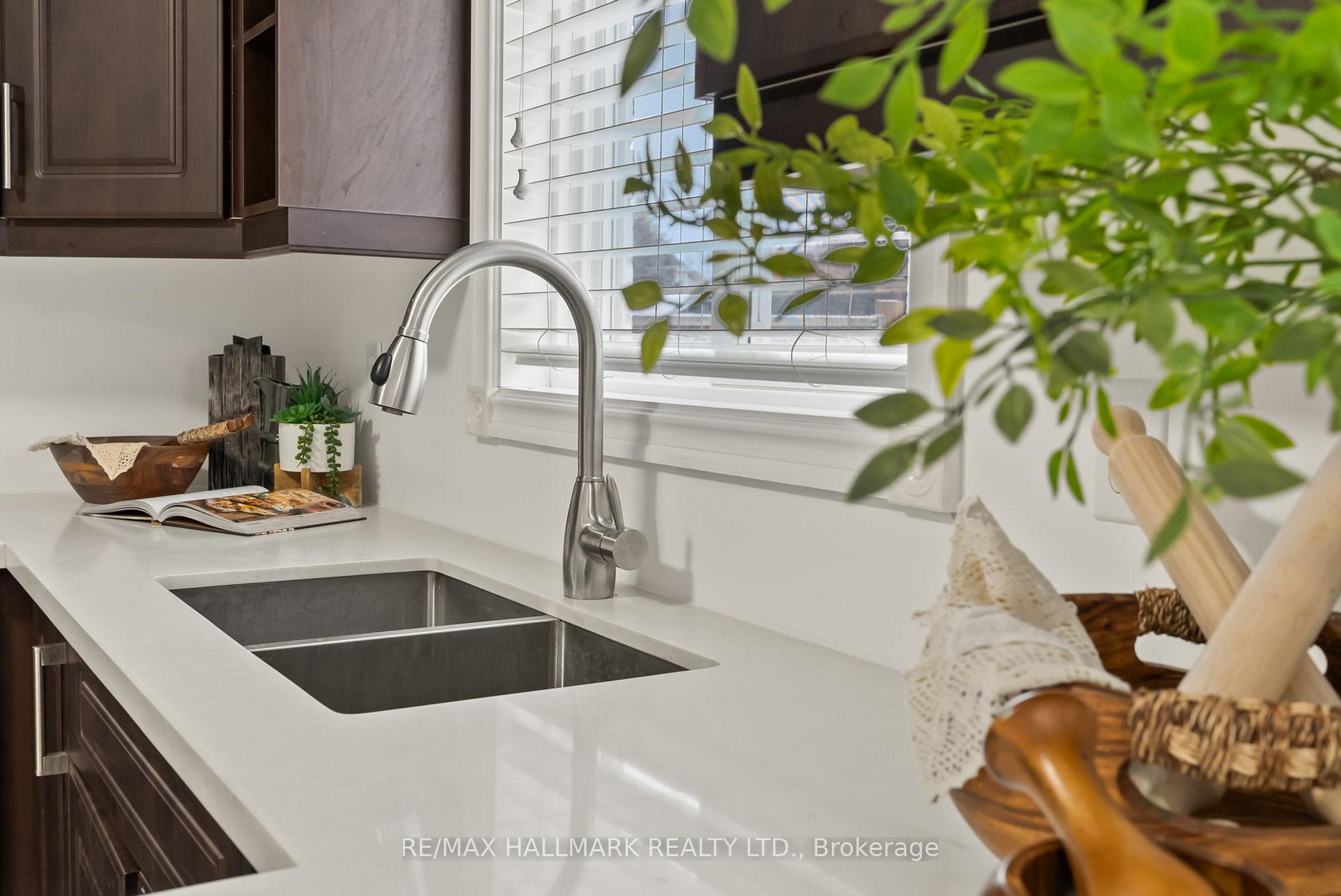 Photo 12 of 45 Guildwood Drive, Clarington, Bowmanville — HOMEH