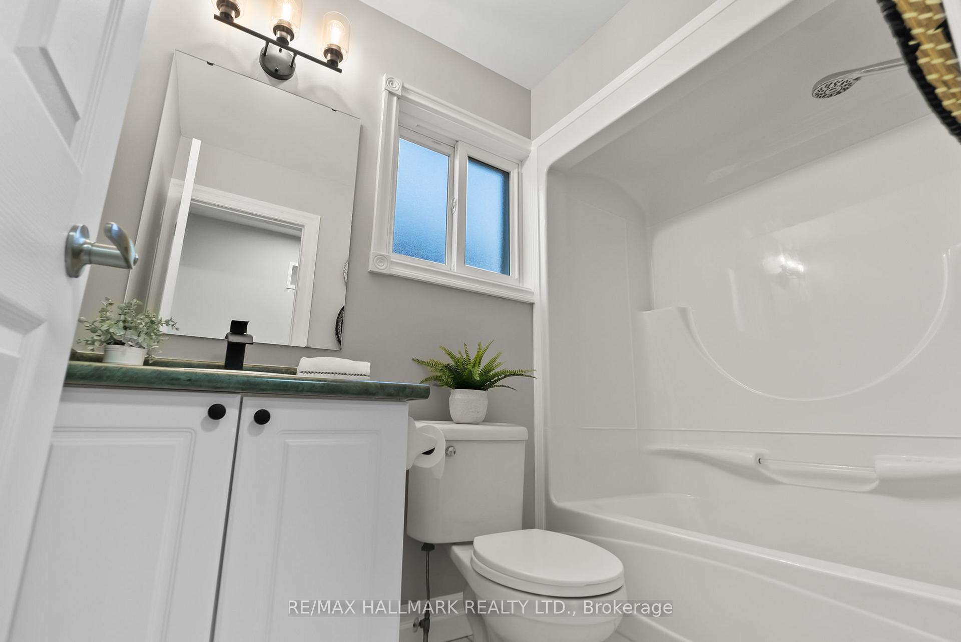 Photo 24 of 45 Guildwood Drive, Clarington, Bowmanville — HOMEH