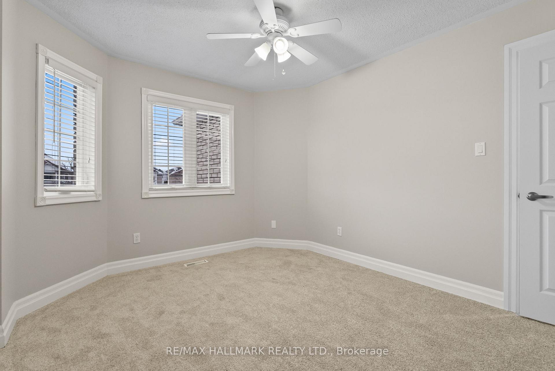Photo 27 of 45 Guildwood Drive, Clarington, Bowmanville — HOMEH