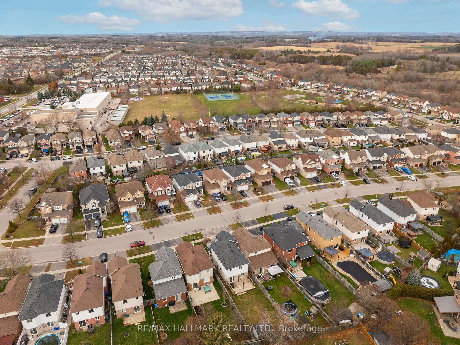 Photo 39 of 45 Guildwood Drive, Clarington, Bowmanville — HOMEH