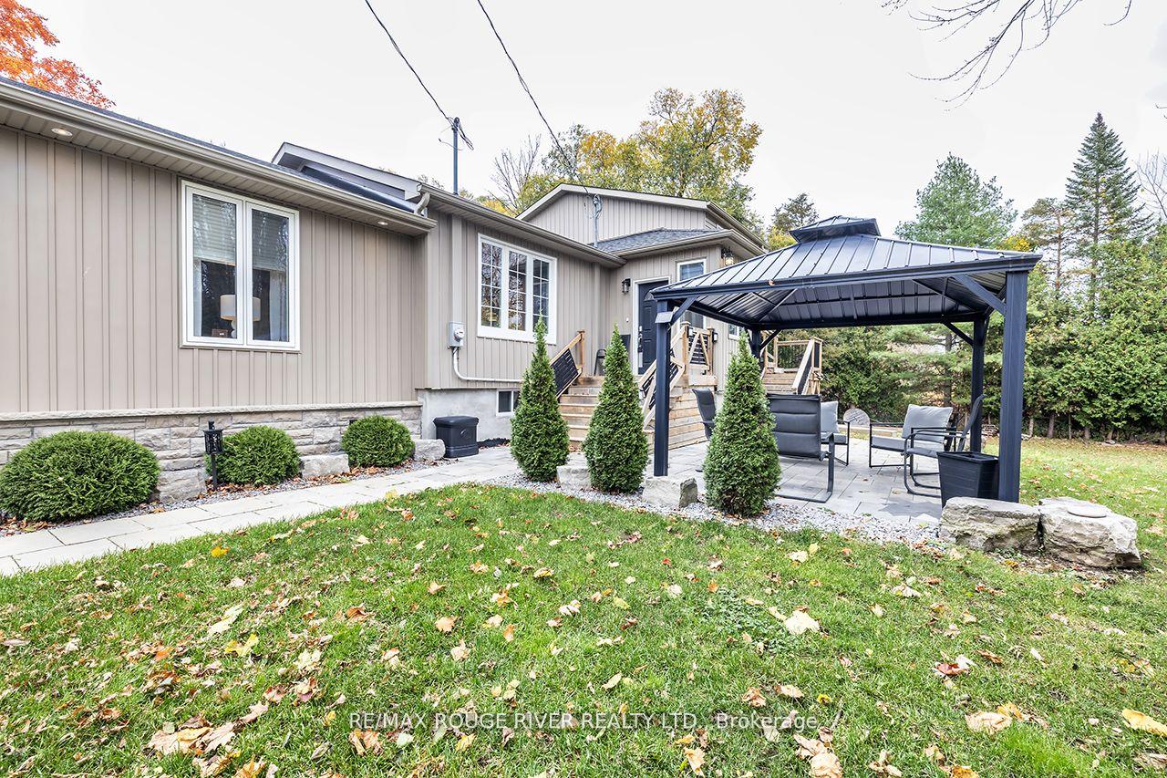 Photo 2 of 61 Townline Road N, Clarington, Courtice — HOMEH