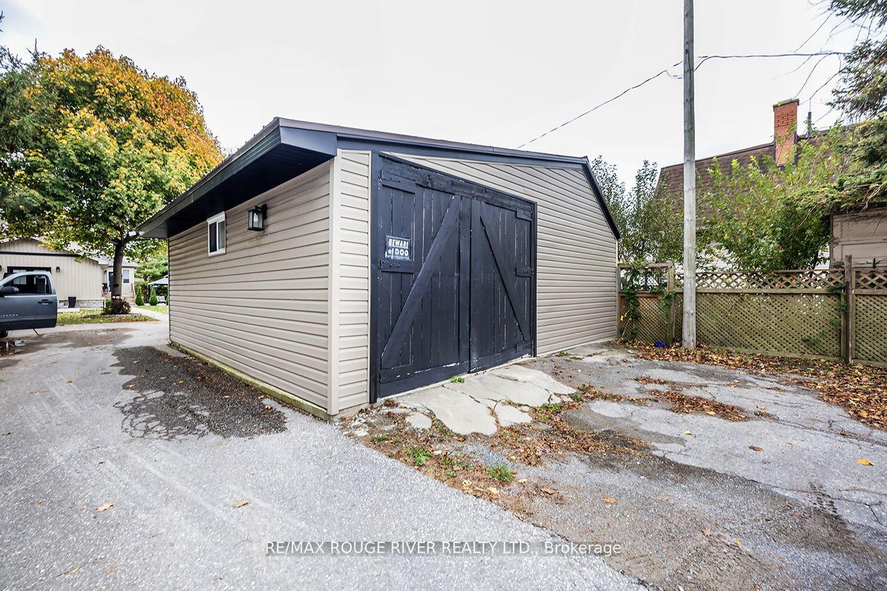 Photo 4 of 61 Townline Road N, Clarington, Courtice — HOMEH