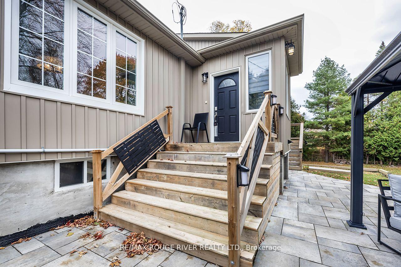 Photo 6 of 61 Townline Road N, Clarington, Courtice — HOMEH