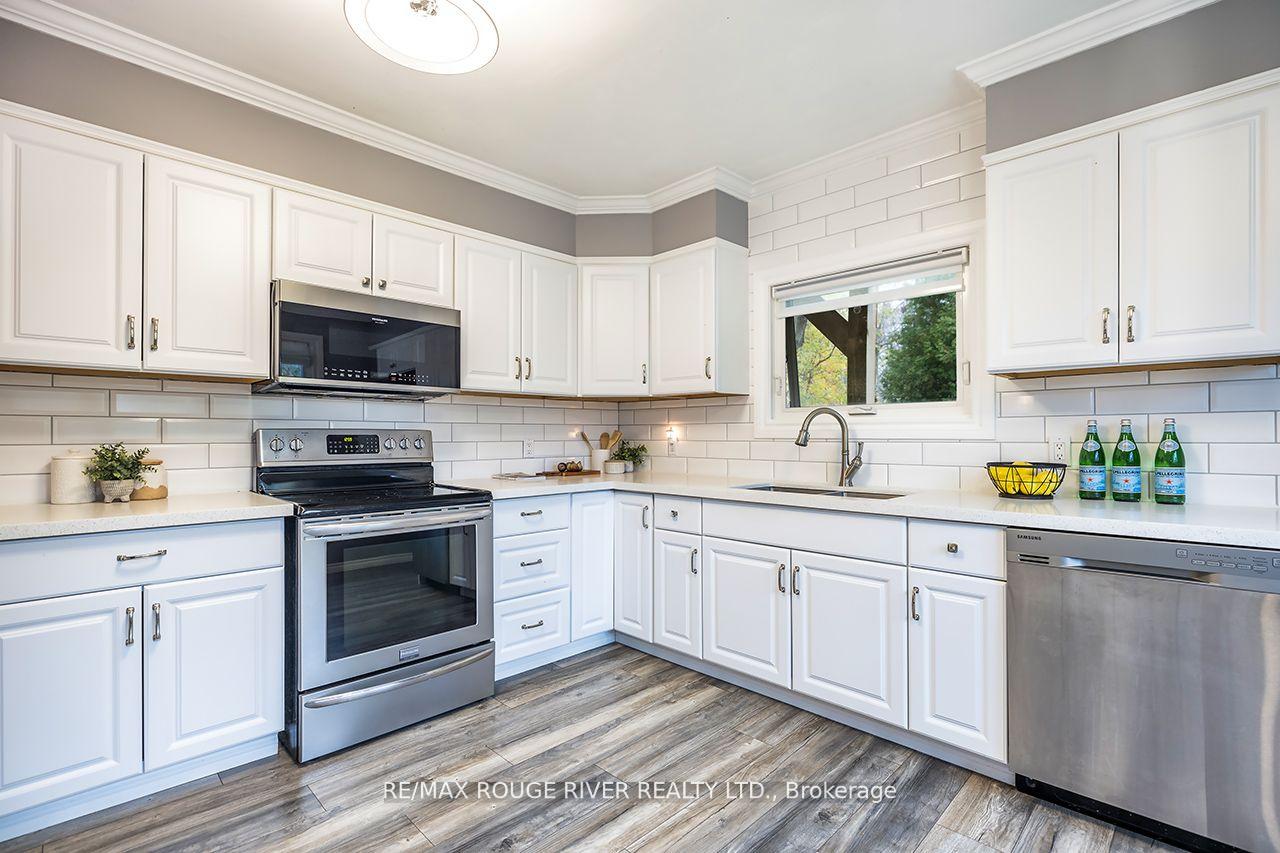 Photo 12 of 61 Townline Road N, Clarington, Courtice — HOMEH