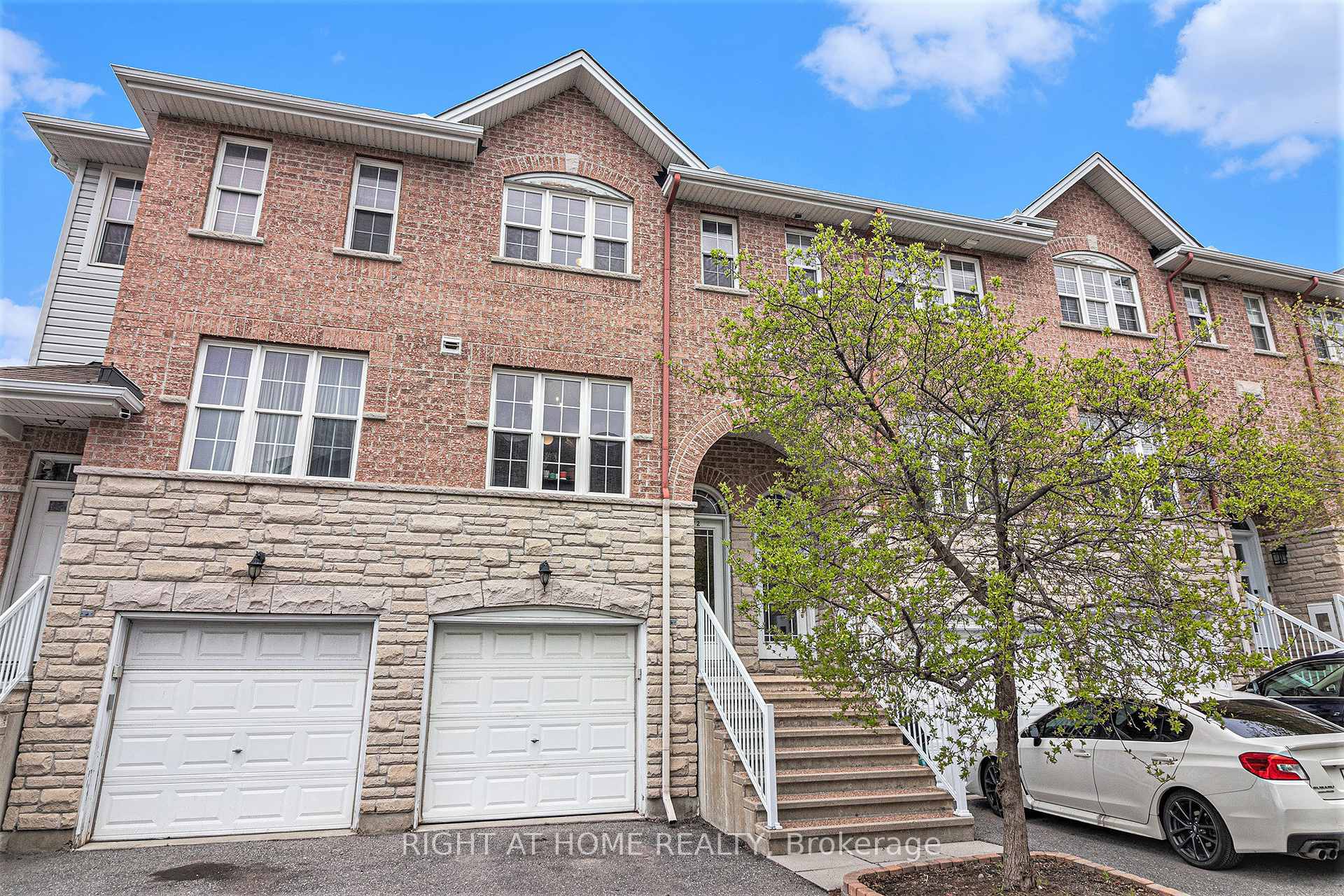 Photo 1 of 72 Jenscott Private, Ottawa, Central Park — HOMEH