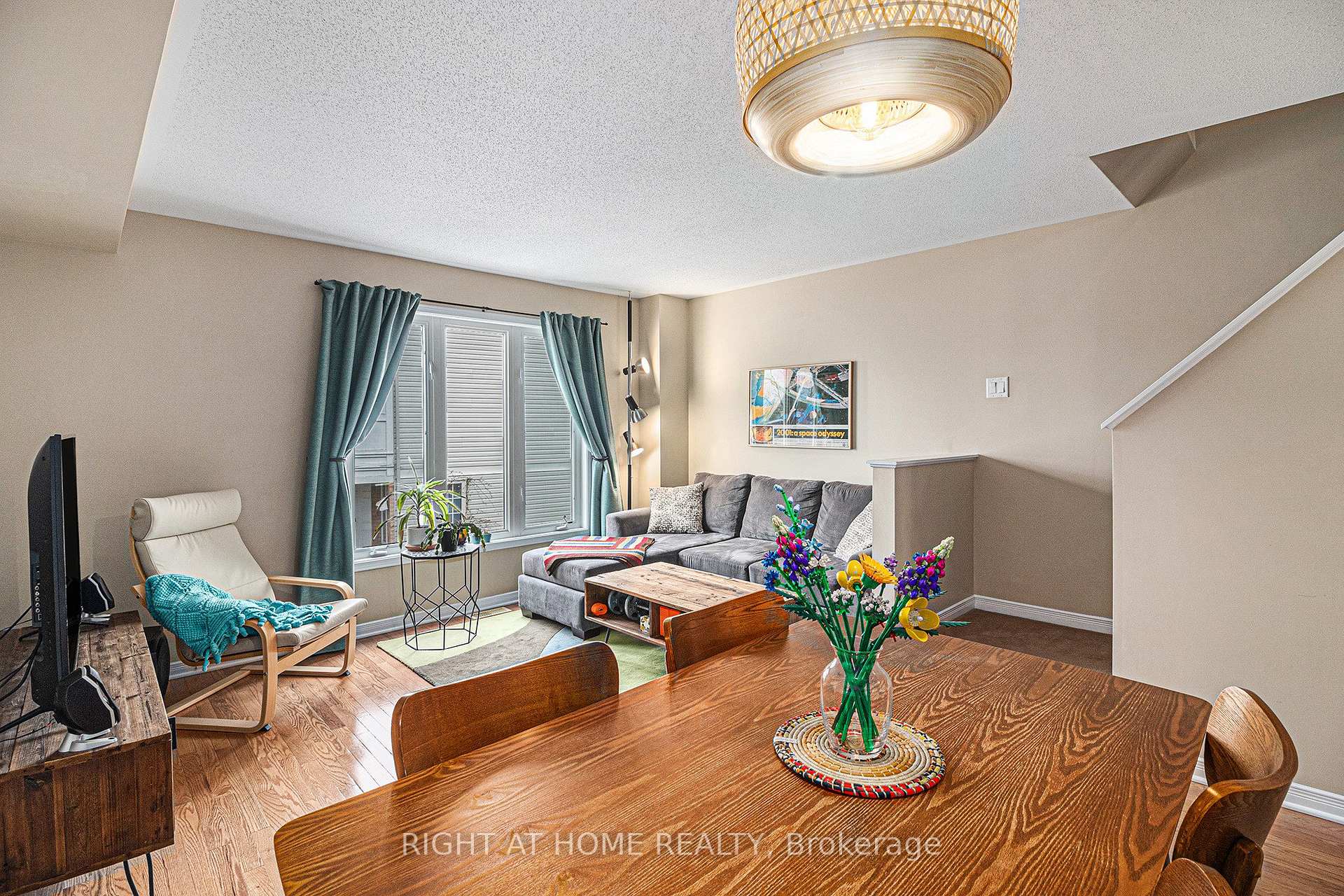 Photo 8 of 72 Jenscott Private, Ottawa, Central Park — HOMEH