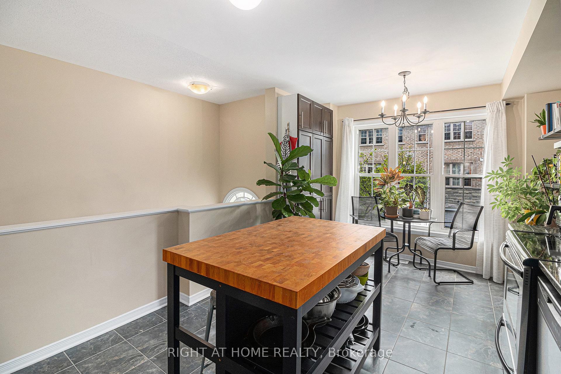 Photo 15 of 72 Jenscott Private, Ottawa, Central Park — HOMEH
