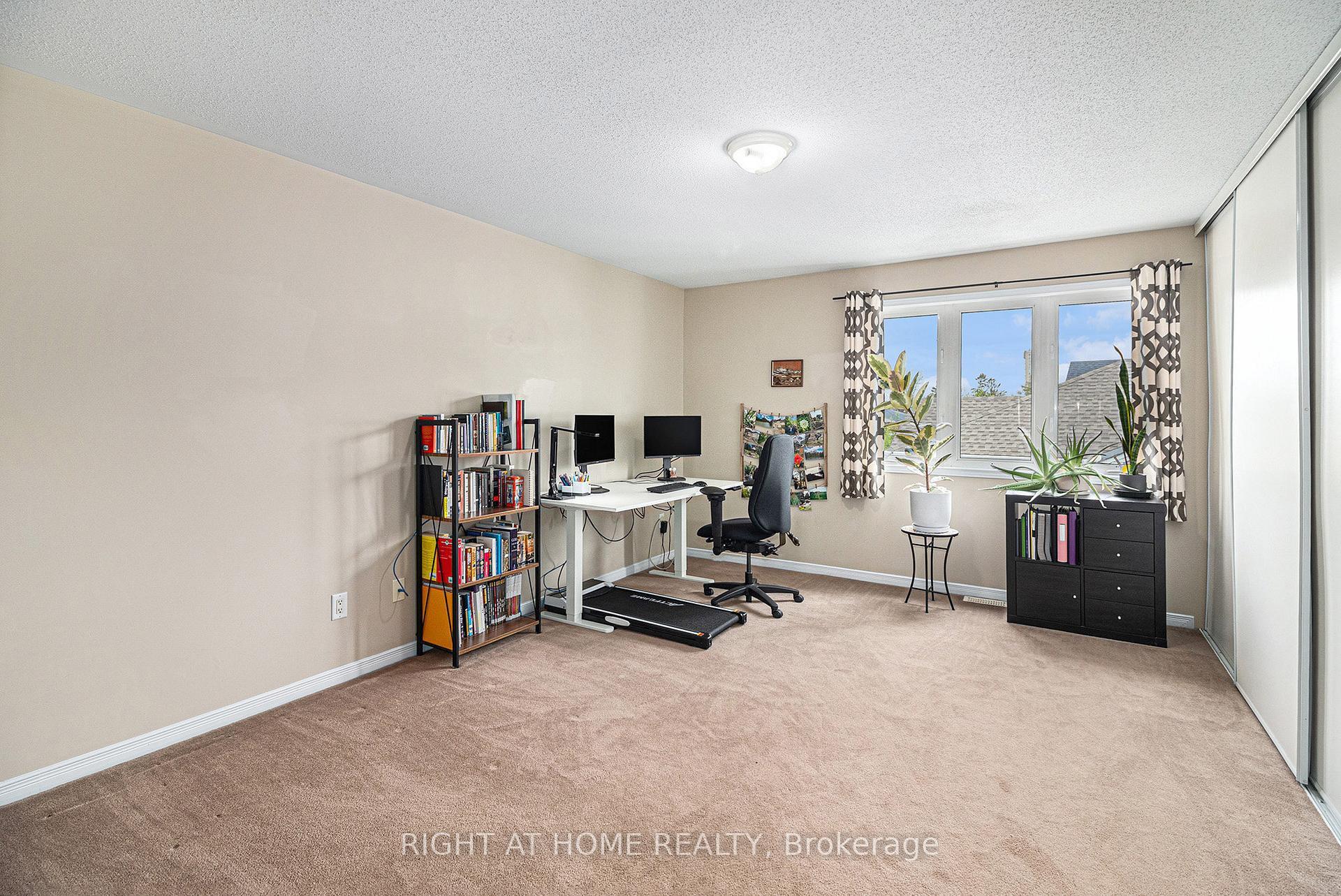 Photo 14 of 72 Jenscott Private, Ottawa, Central Park — HOMEH