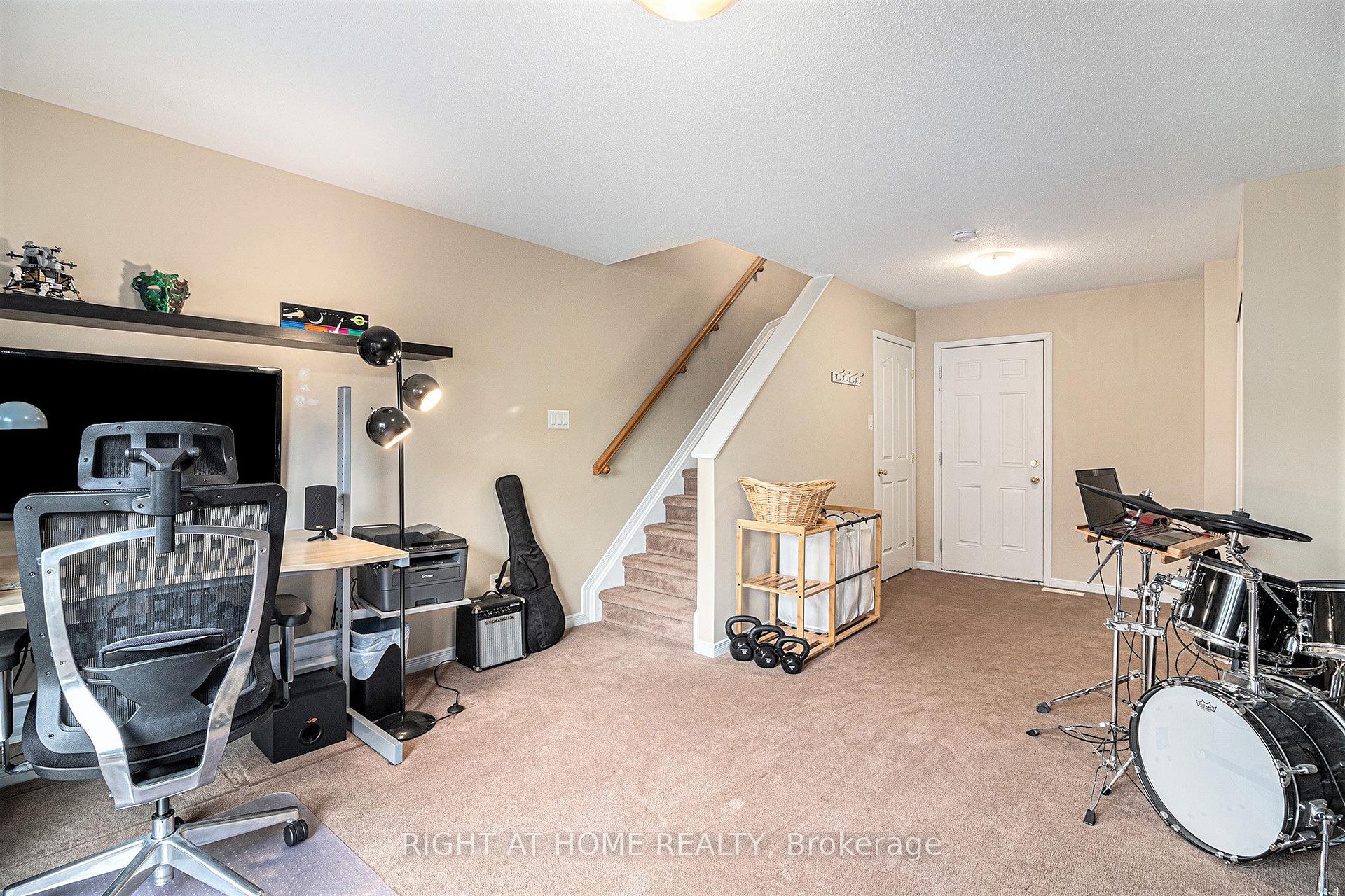 Photo 22 of 72 Jenscott Private, Ottawa, Central Park — HOMEH