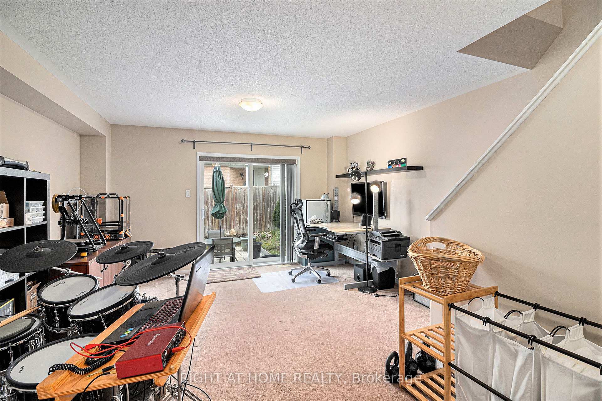 Photo 24 of 72 Jenscott Private, Ottawa, Central Park — HOMEH