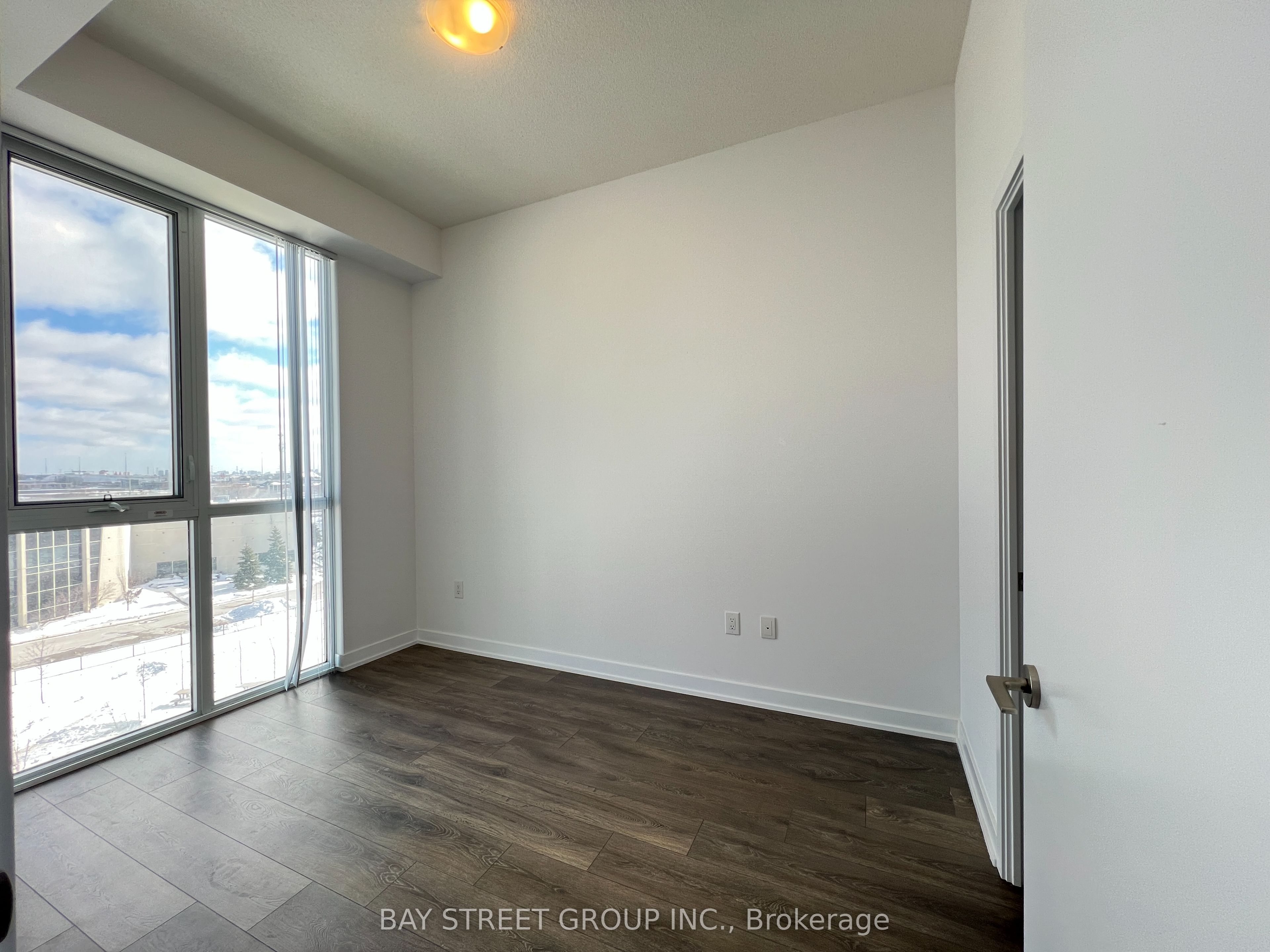 Photo 16 of Unit 511, 60 Honeycrisp Crescent, Vaughan, Vaughan Corporate Centre — HOMEH