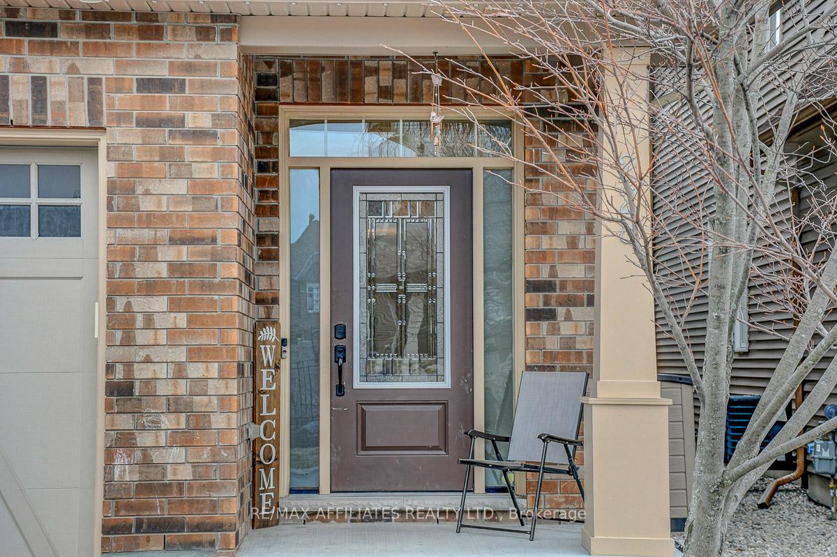Photo 2 of 228 Fergus Crescent, Ottawa, Barrhaven - Cedargrove/Fraserdale — HOMEH