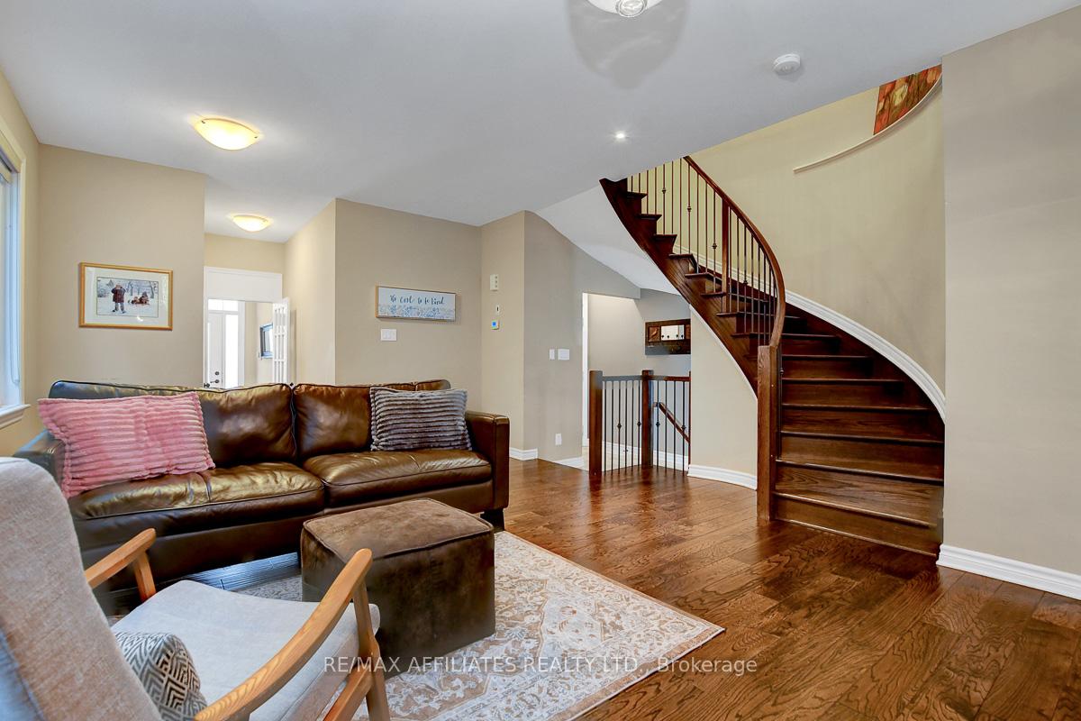 Photo 9 of 228 Fergus Crescent, Ottawa, Barrhaven - Cedargrove/Fraserdale — HOMEH