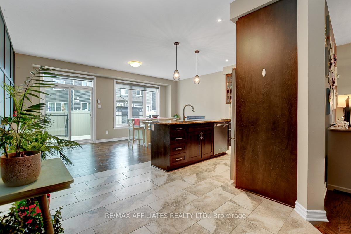Photo 11 of 228 Fergus Crescent, Ottawa, Barrhaven - Cedargrove/Fraserdale — HOMEH