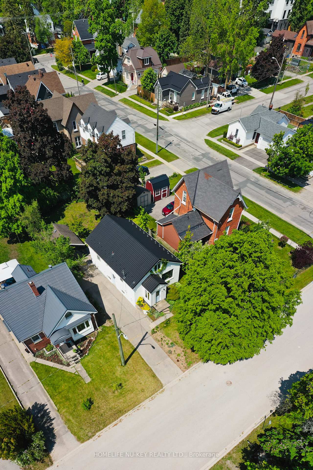 Photo 5 of 4 Mulholland Street, Barrie, Queen's Park — HOMEH