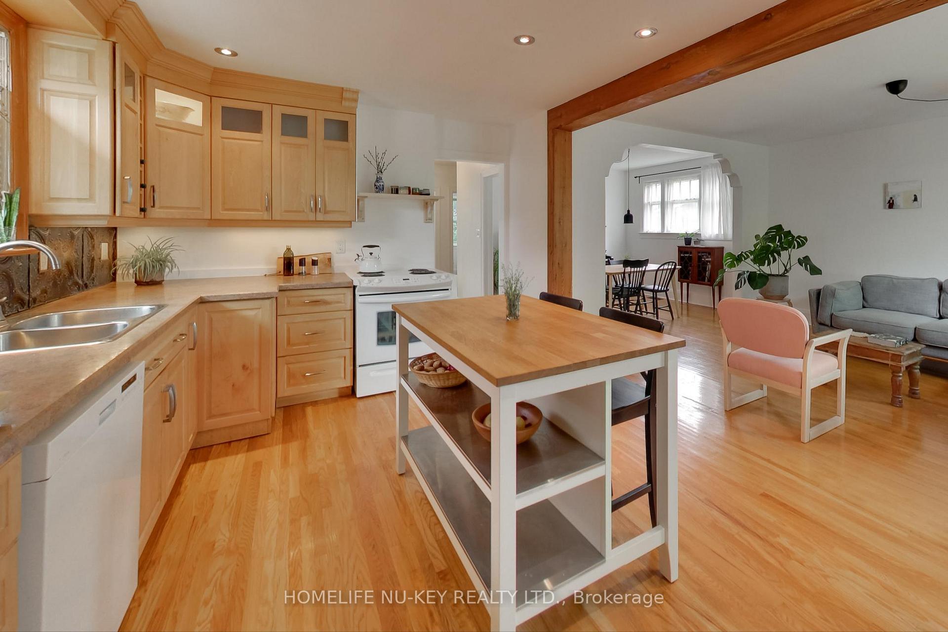 Photo 6 of 4 Mulholland Street, Barrie, Queen's Park — HOMEH
