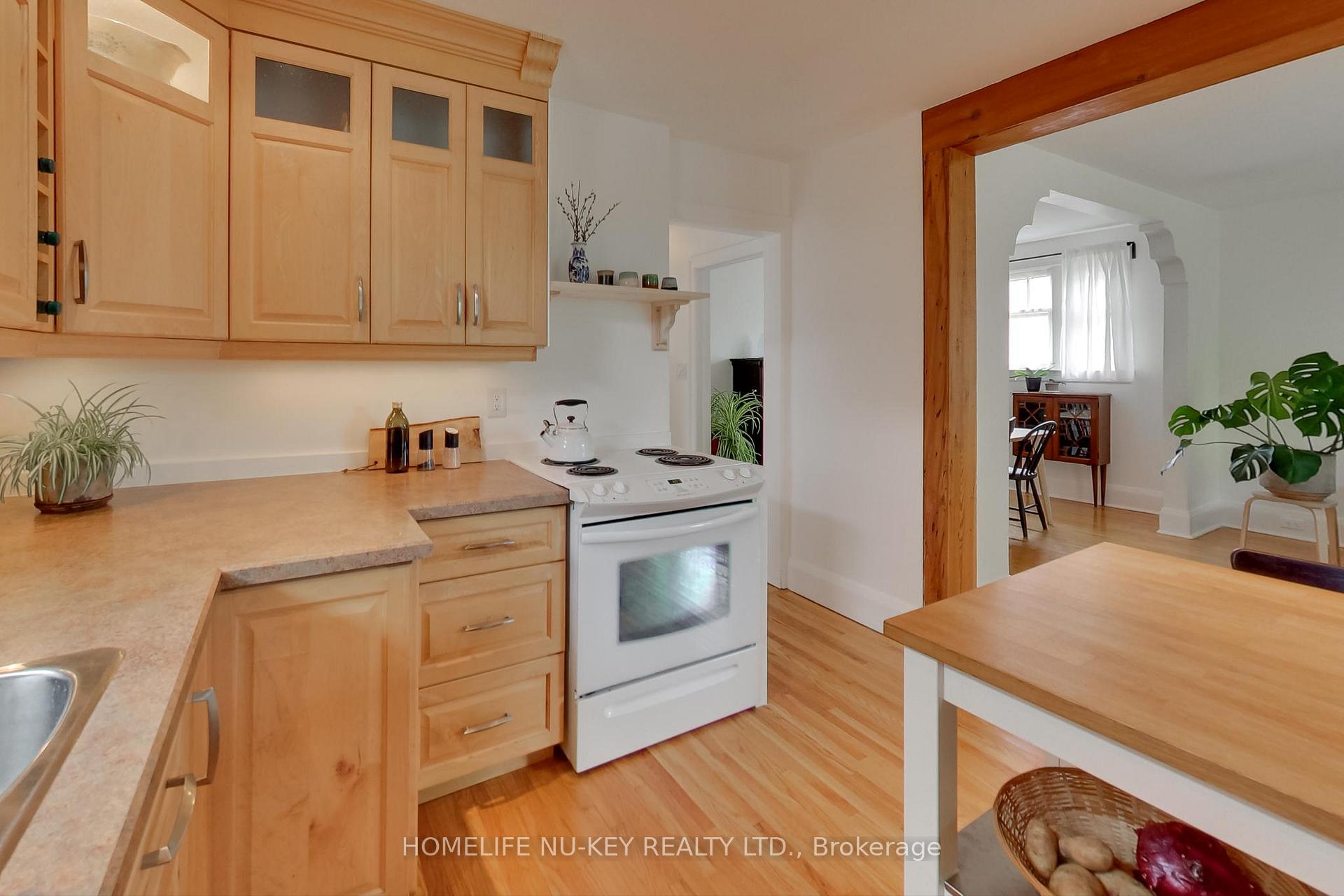 Photo 10 of 4 Mulholland Street, Barrie, Queen's Park — HOMEH