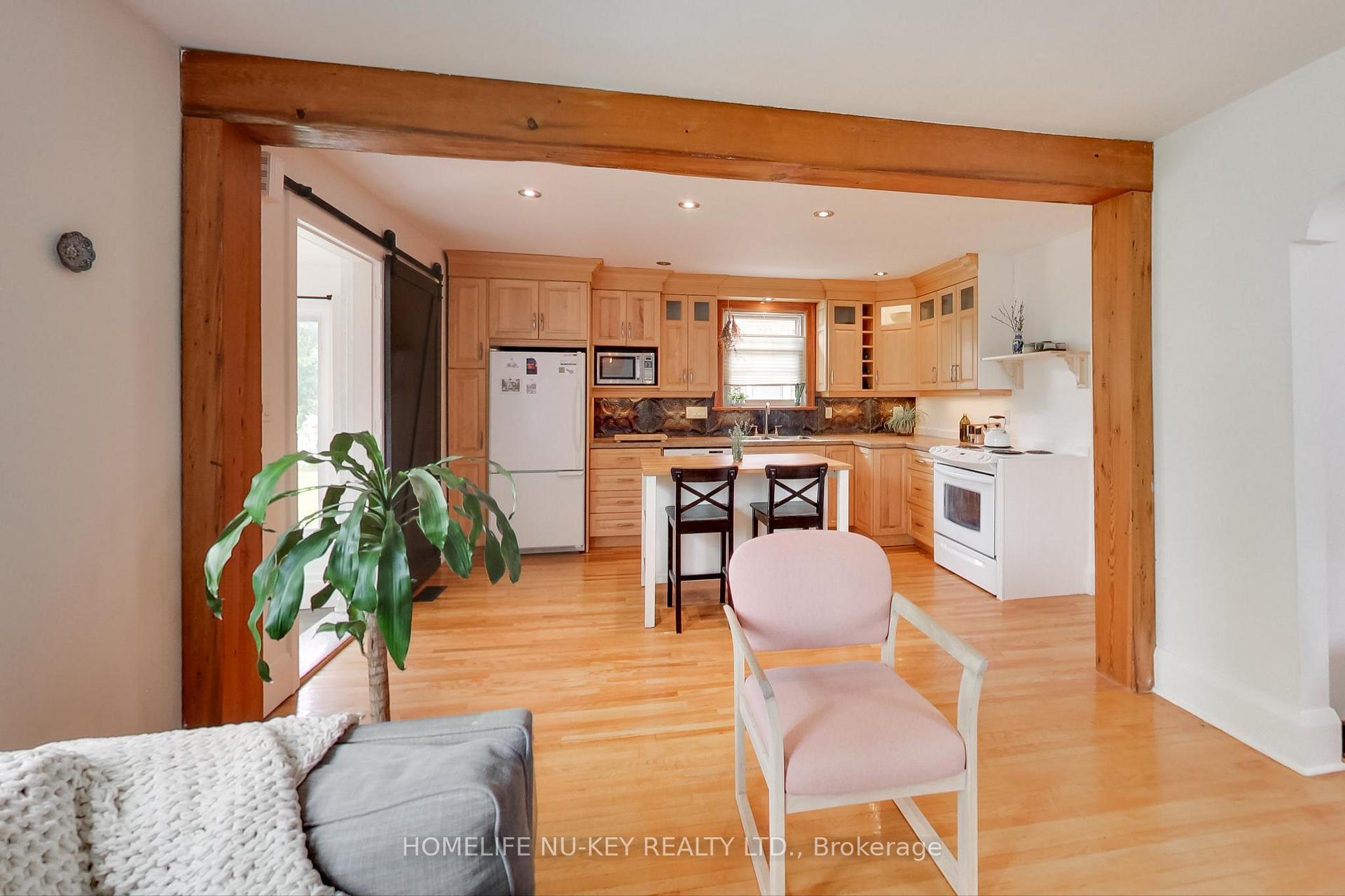 Photo 21 of 4 Mulholland Street, Barrie, Queen's Park — HOMEH