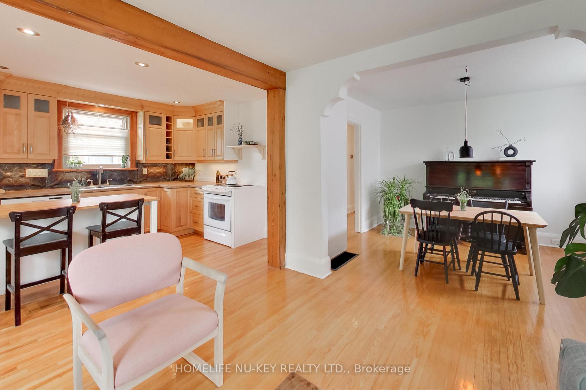 Photo 16 of 4 Mulholland Street, Barrie, Queen's Park — HOMEH