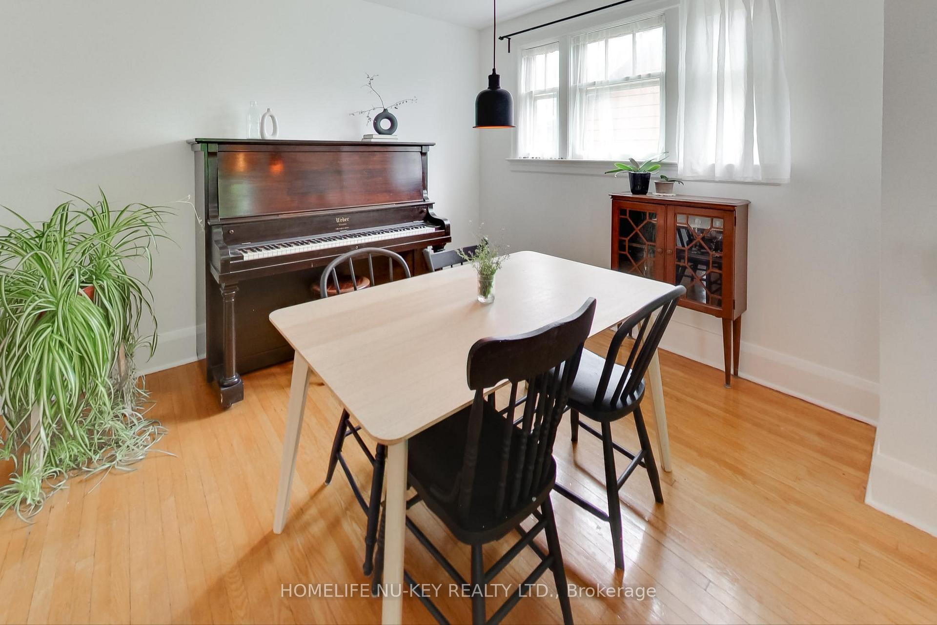 Photo 18 of 4 Mulholland Street, Barrie, Queen's Park — HOMEH