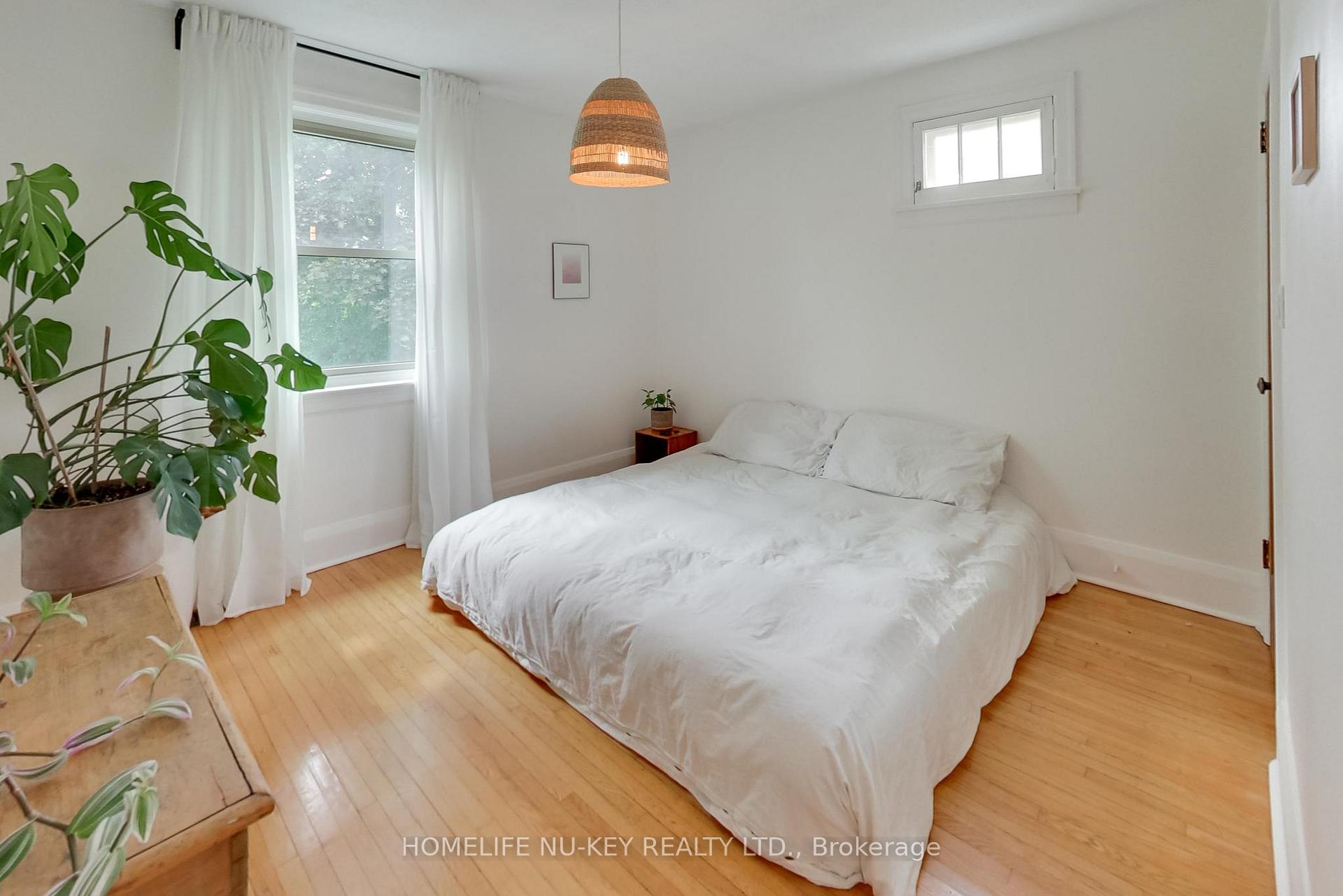 Photo 25 of 4 Mulholland Street, Barrie, Queen's Park — HOMEH