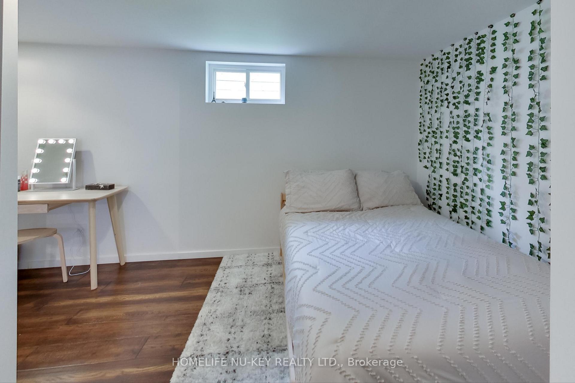 Photo 33 of 4 Mulholland Street, Barrie, Queen's Park — HOMEH