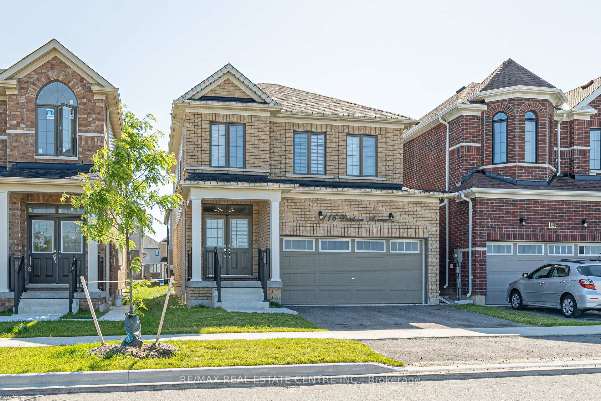 Photo 2 of 116 Durham Ave, Barrie, Painswick South — HOMEH