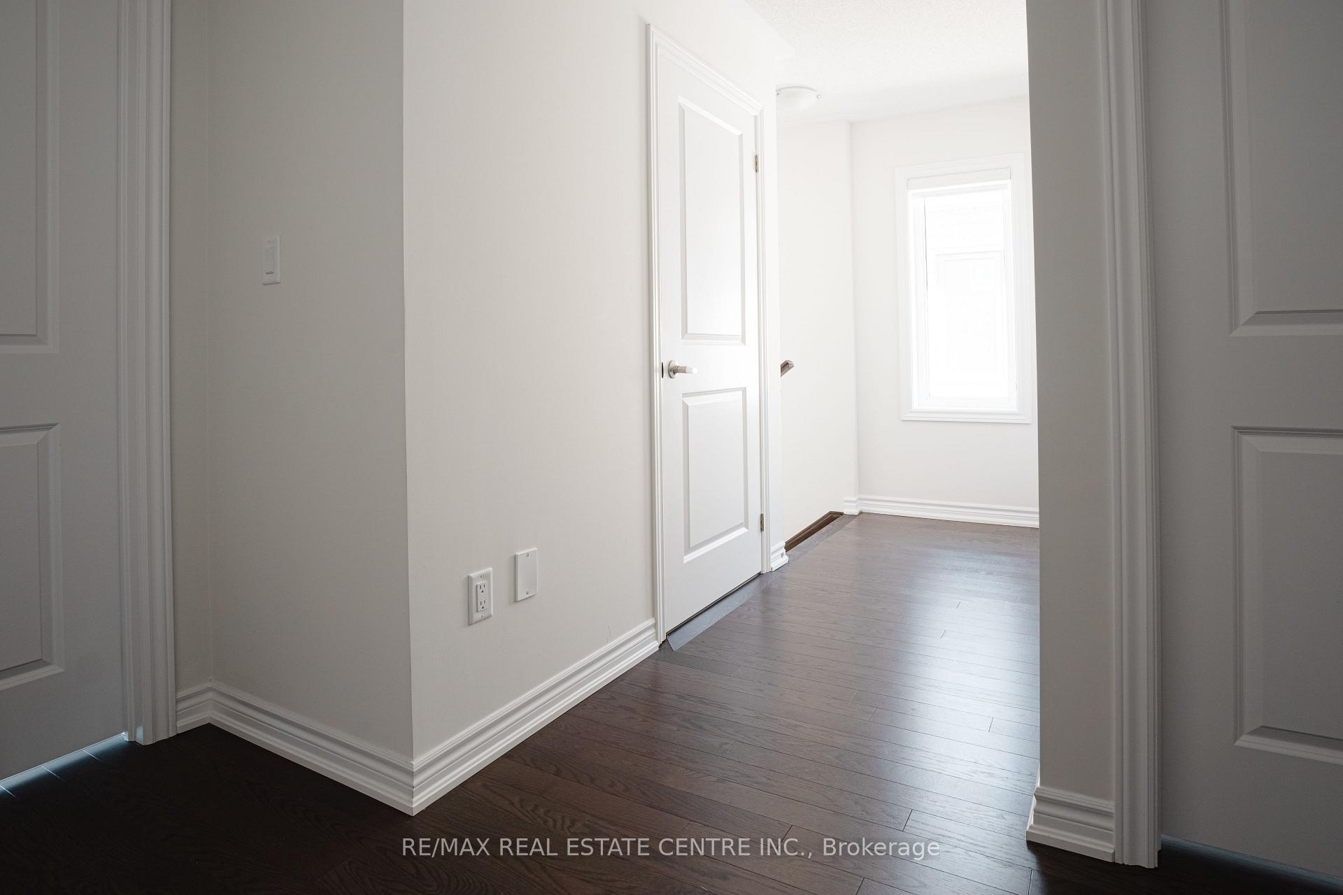 Photo 11 of 116 Durham Ave, Barrie, Painswick South — HOMEH