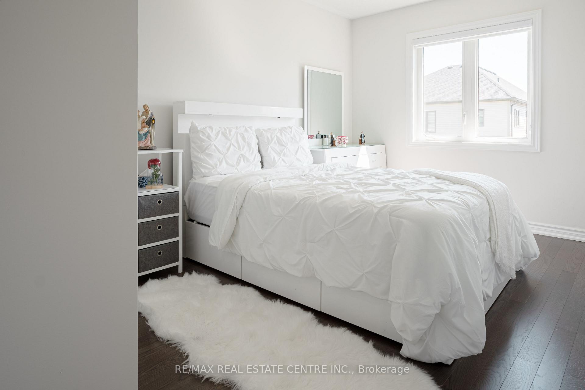 Photo 14 of 116 Durham Ave, Barrie, Painswick South — HOMEH