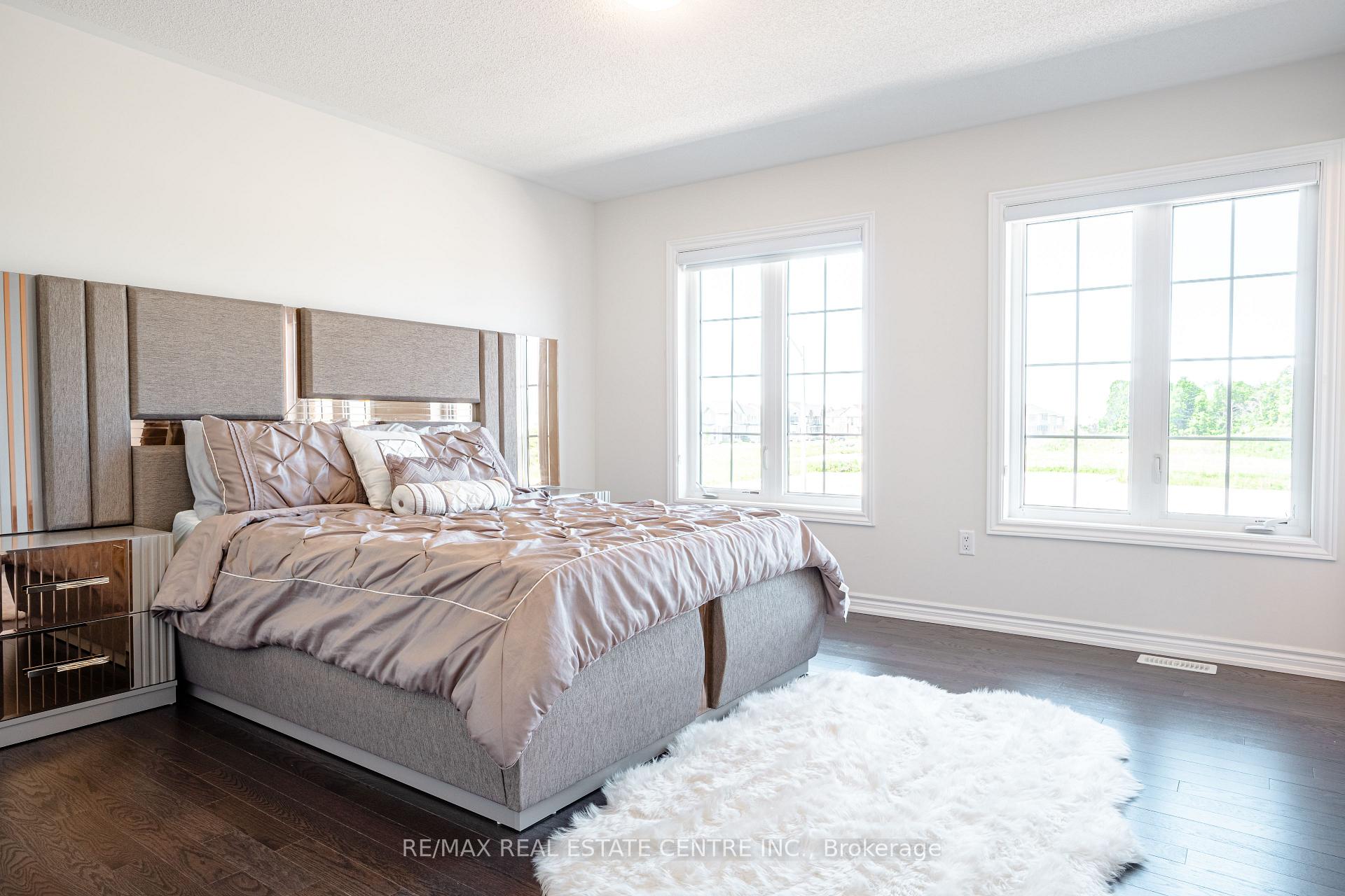 Photo 17 of 116 Durham Ave, Barrie, Painswick South — HOMEH