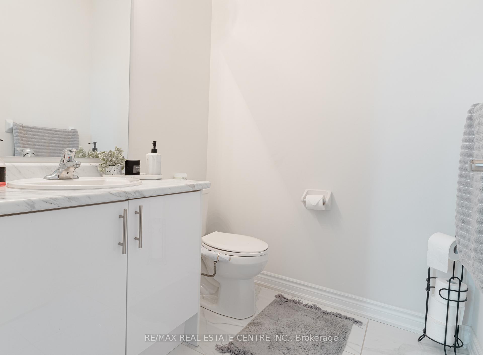 Photo 23 of 116 Durham Ave, Barrie, Painswick South — HOMEH