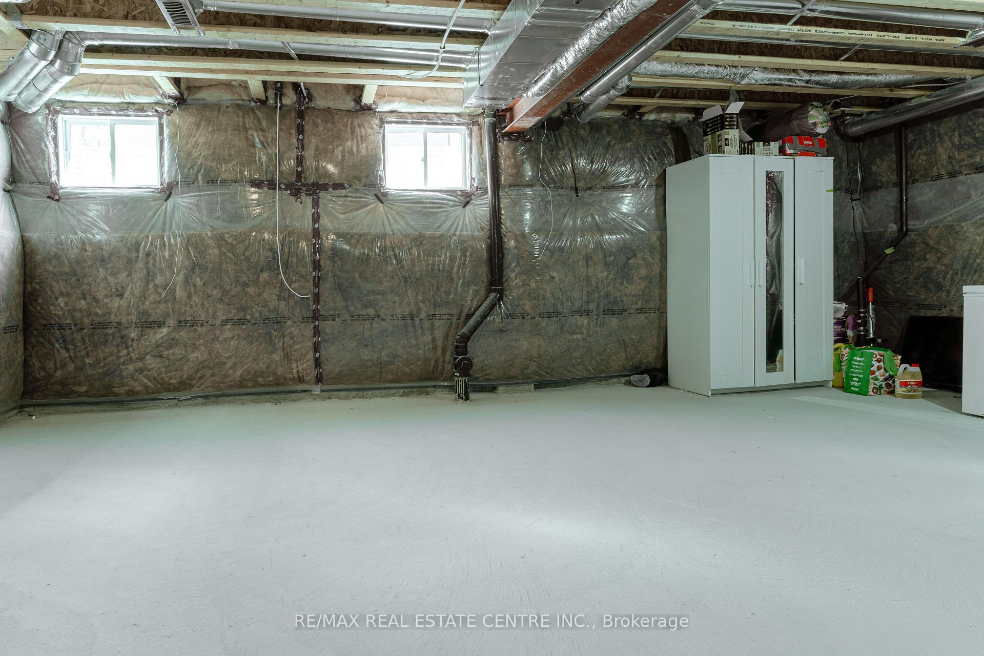 Photo 26 of 116 Durham Ave, Barrie, Painswick South — HOMEH