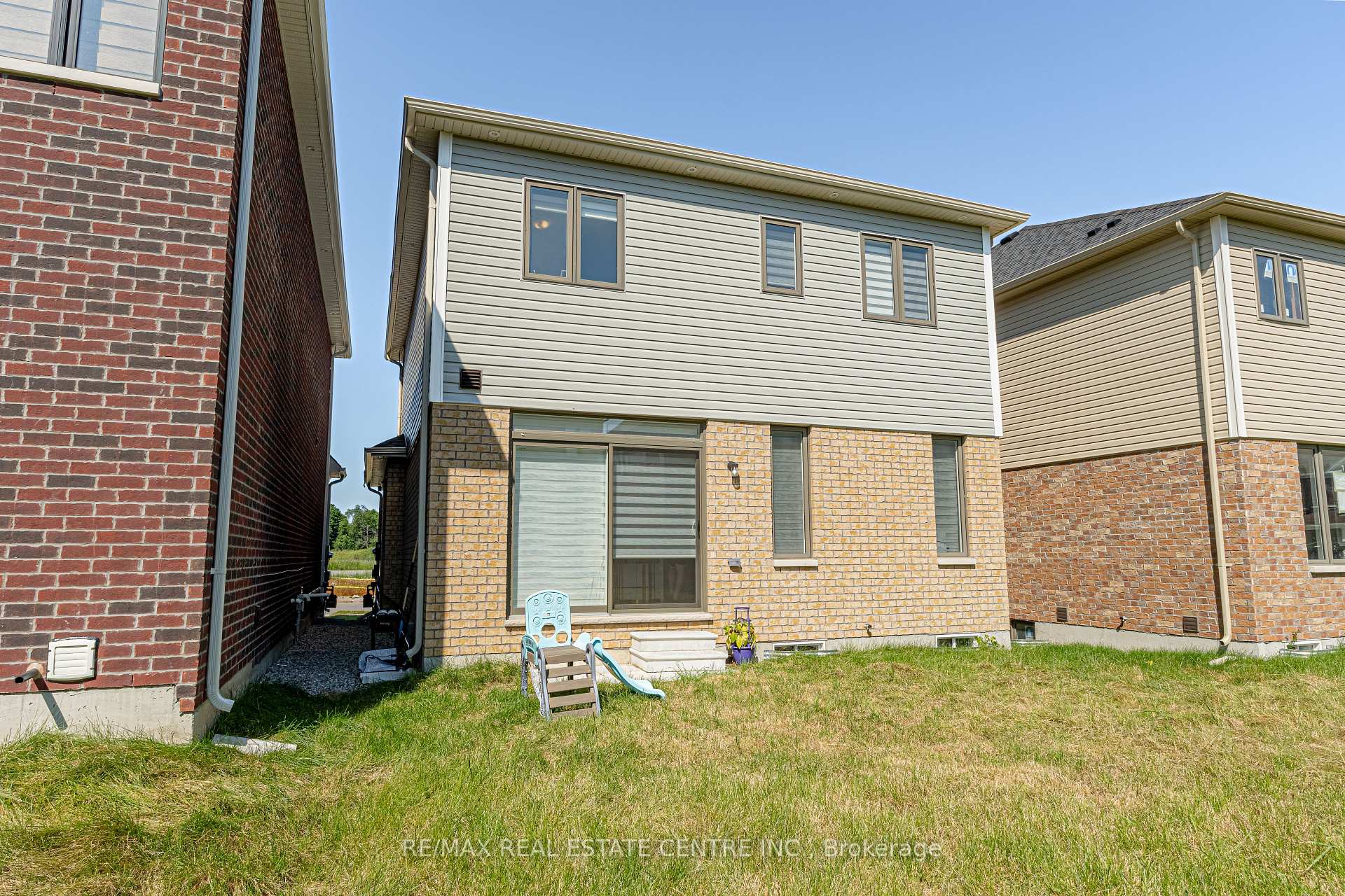 Photo 27 of 116 Durham Ave, Barrie, Painswick South — HOMEH
