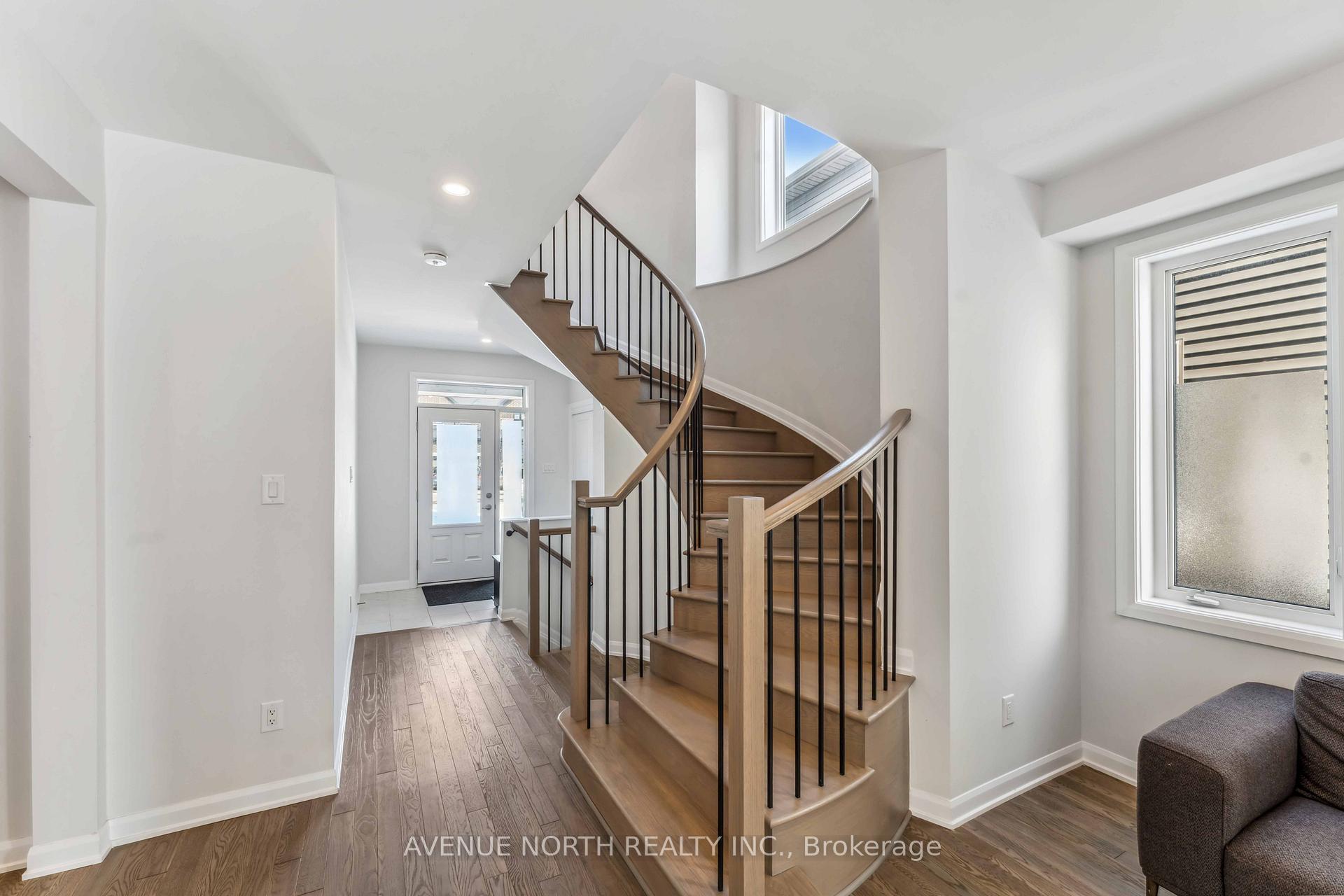 Photo 2 of 841 Cappamore Drive, Ottawa, Barrhaven - Half Moon Bay — HOMEH