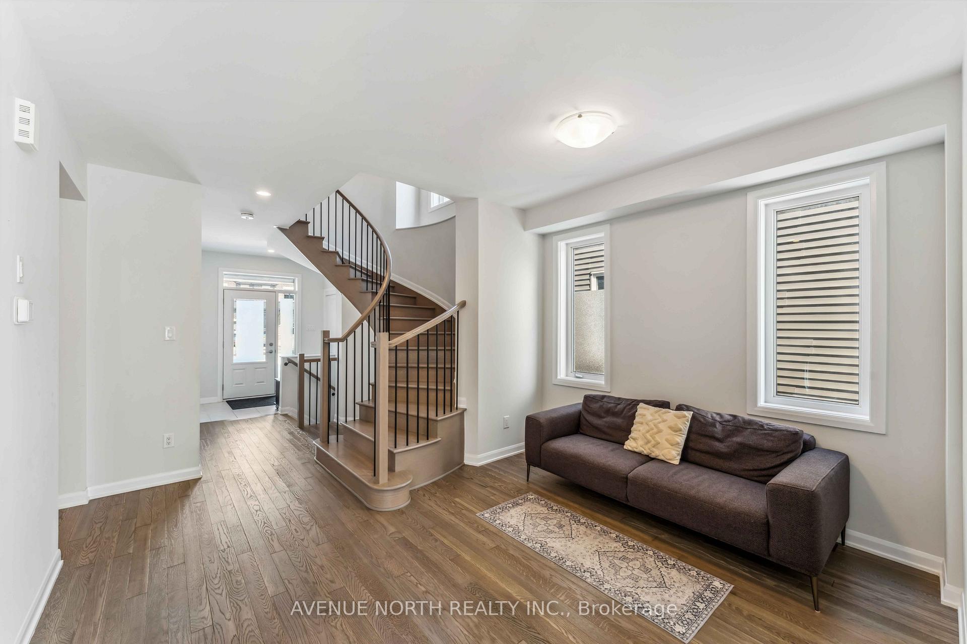 Photo 3 of 841 Cappamore Drive, Ottawa, Barrhaven - Half Moon Bay — HOMEH