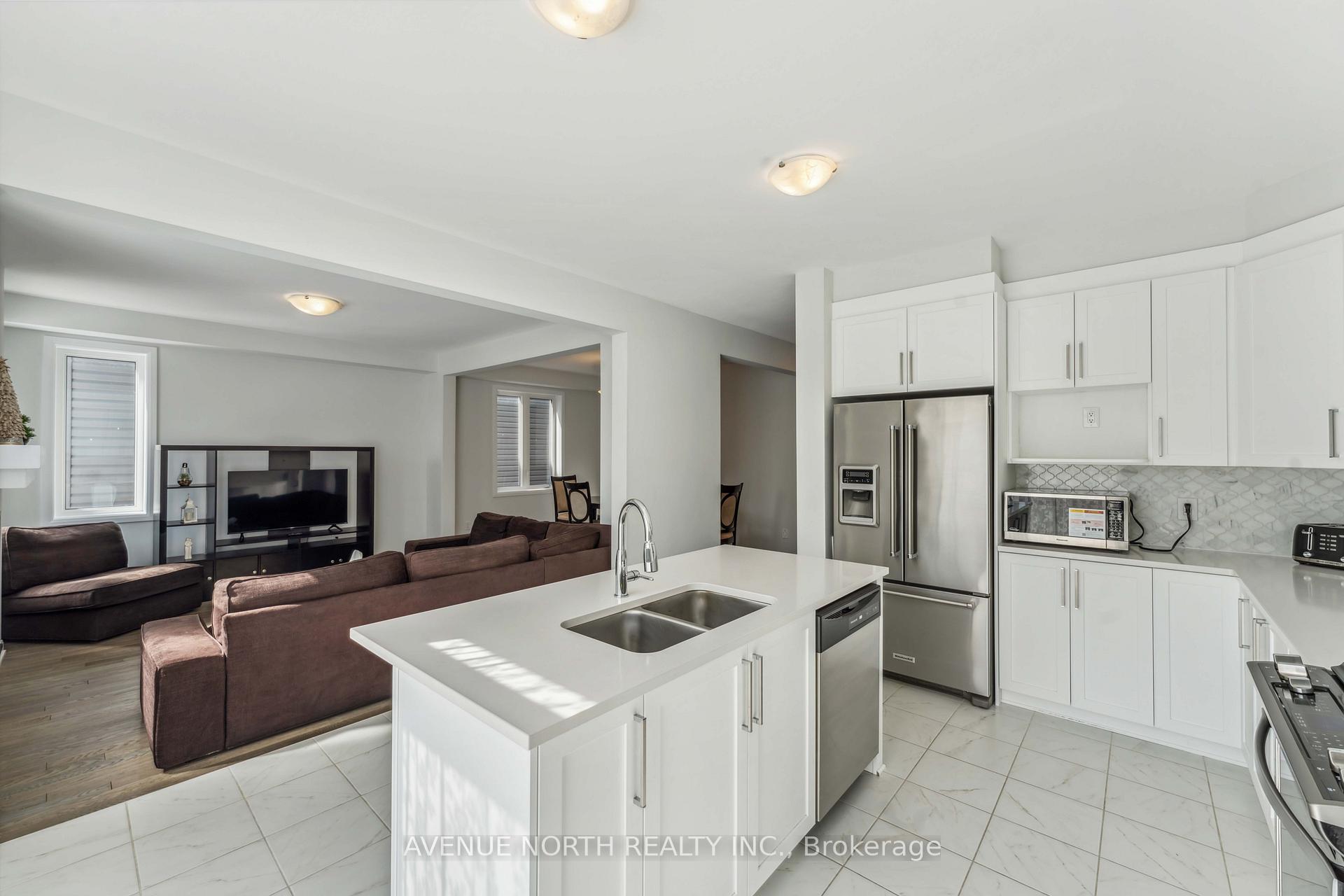 Photo 10 of 841 Cappamore Drive, Ottawa, Barrhaven - Half Moon Bay — HOMEH