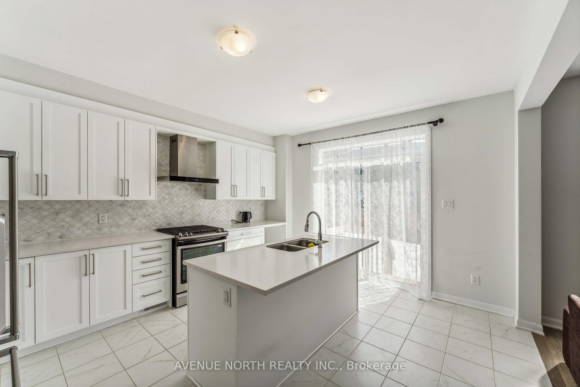Photo 11 of 841 Cappamore Drive, Ottawa, Barrhaven - Half Moon Bay — HOMEH