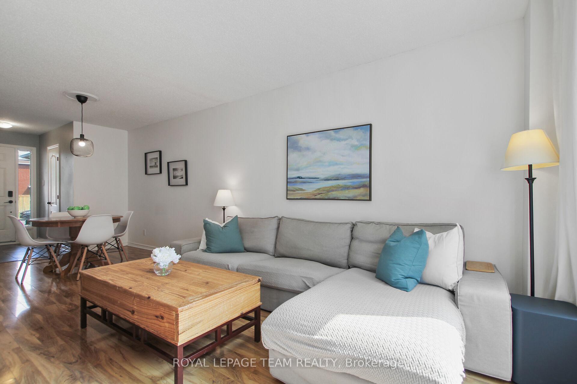Photo 5 of 6 Whitegate Crescent, Ottawa, Barrhaven - Longfields — HOMEH