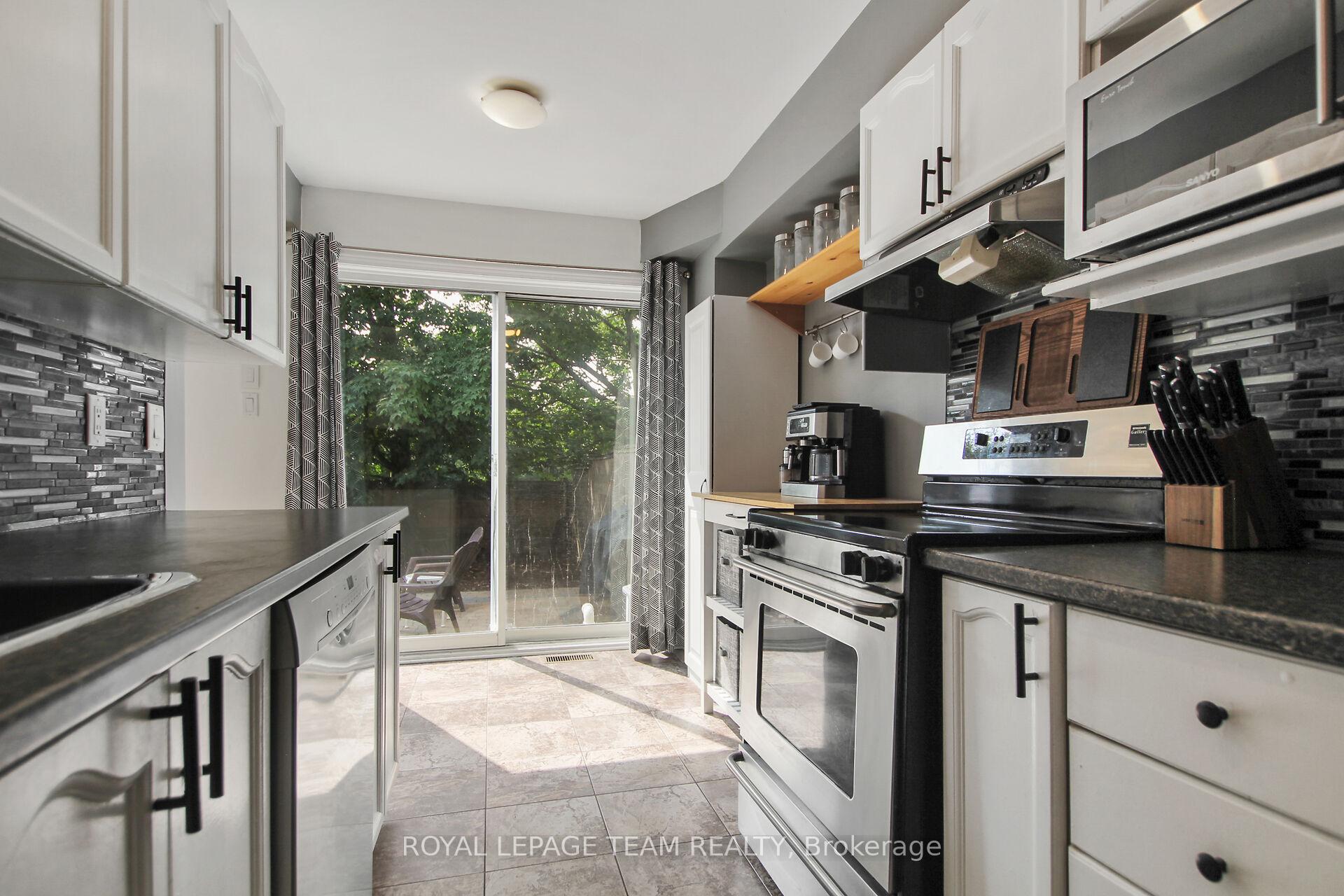 Photo 9 of 6 Whitegate Crescent, Ottawa, Barrhaven - Longfields — HOMEH