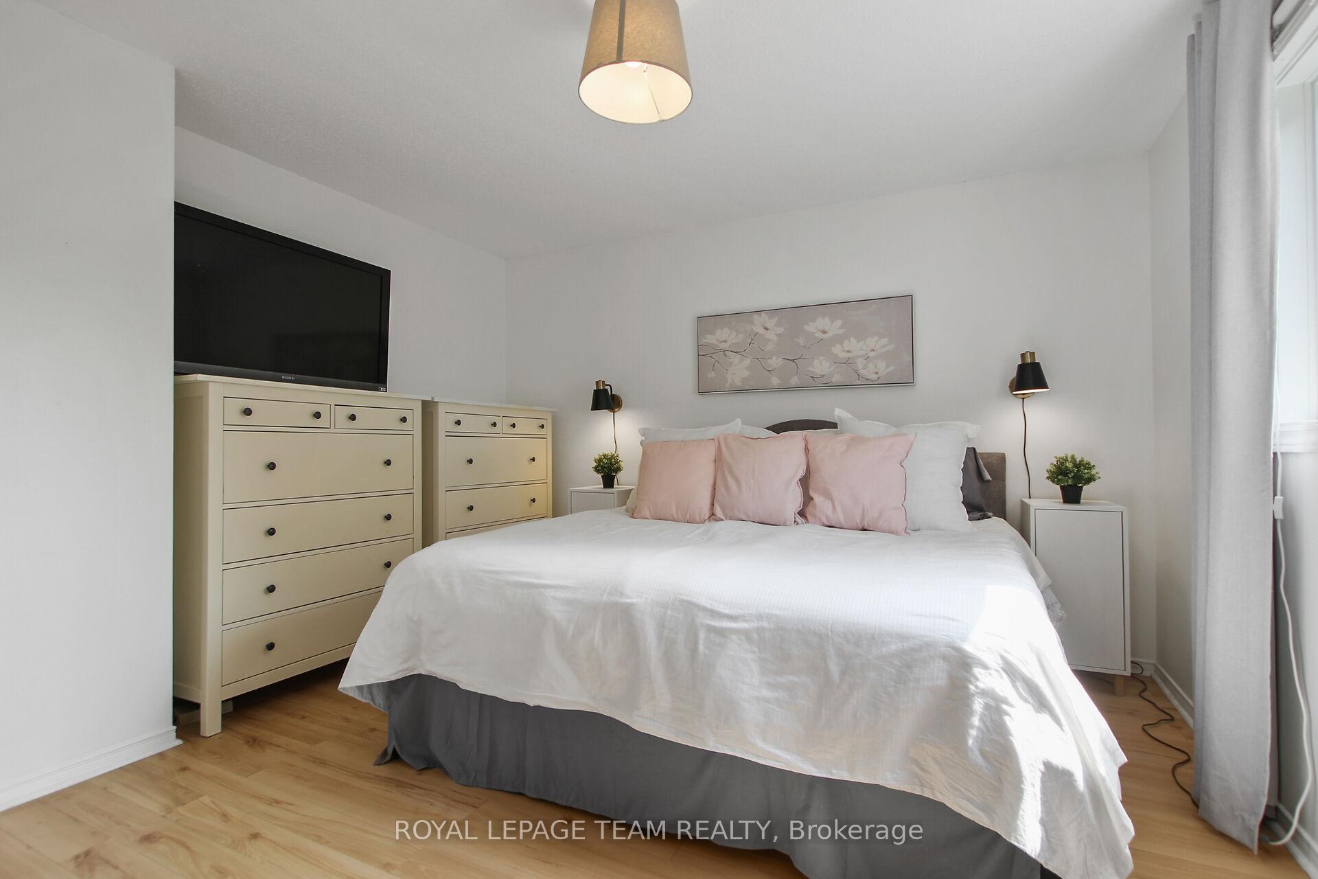 Photo 15 of 6 Whitegate Crescent, Ottawa, Barrhaven - Longfields — HOMEH