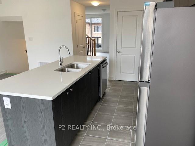 Photo 3 of 41 Red Maple Lane, Barrie, Innis-Shore — HOMEH