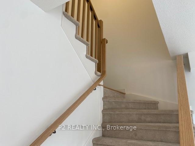 Photo 8 of 41 Red Maple Lane, Barrie, Innis-Shore — HOMEH