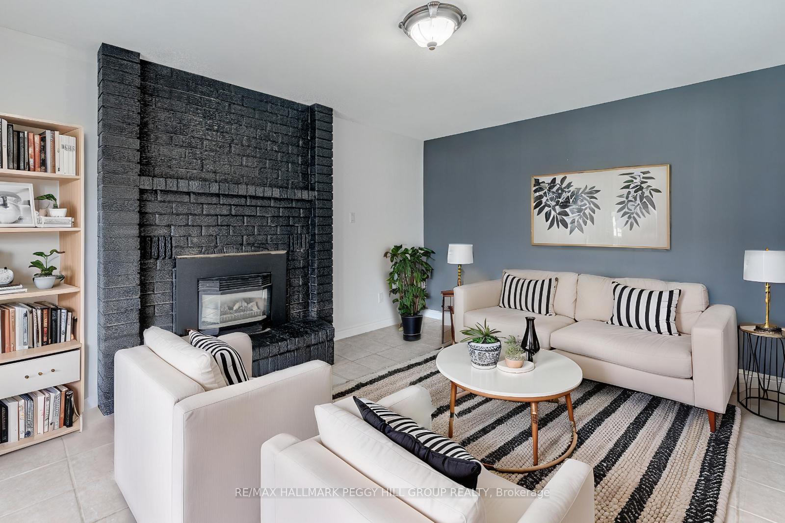 Photo 6 of 12 Thackeray Crescent, Barrie, Letitia Heights — HOMEH